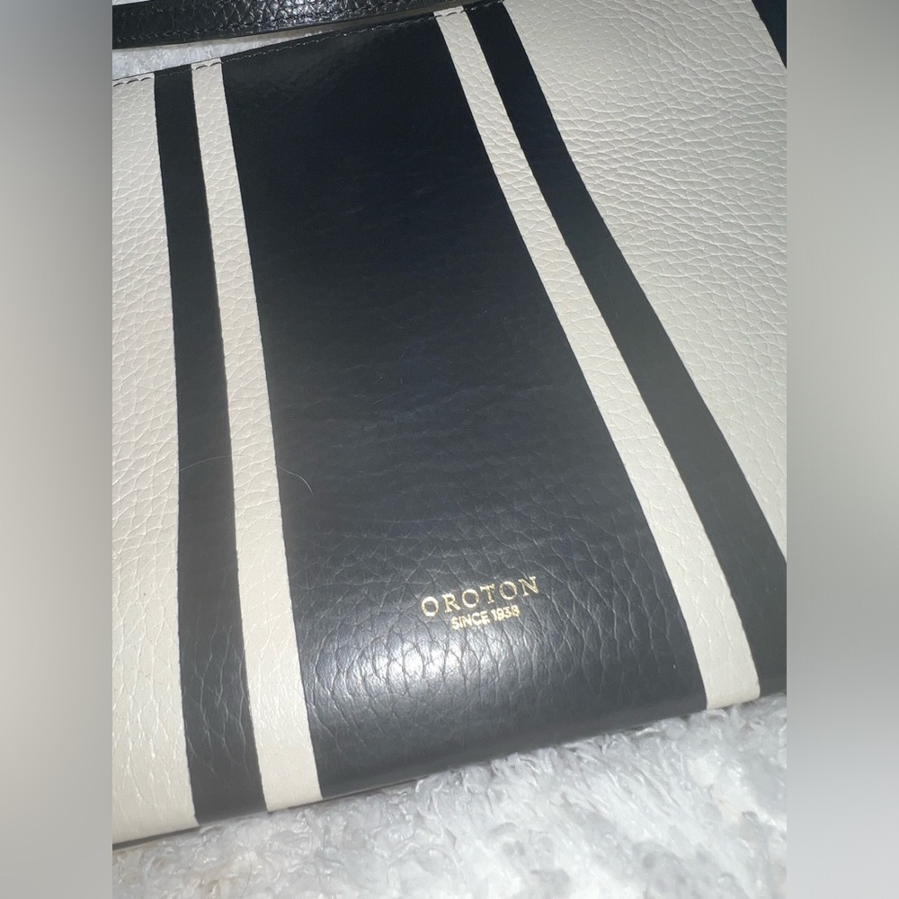 Oroton Black Crossbody Bag - Picture 5 of 11